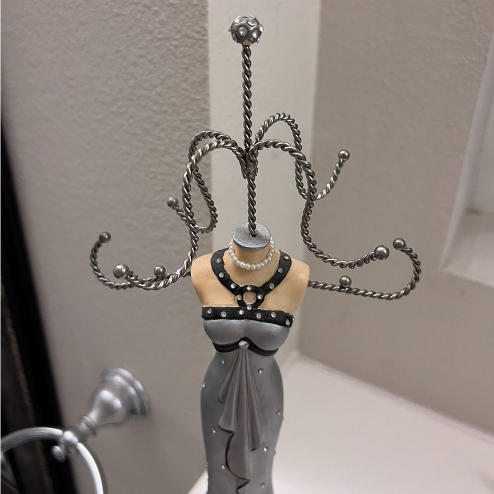 Necklace holder stand - Picture 3 of 5